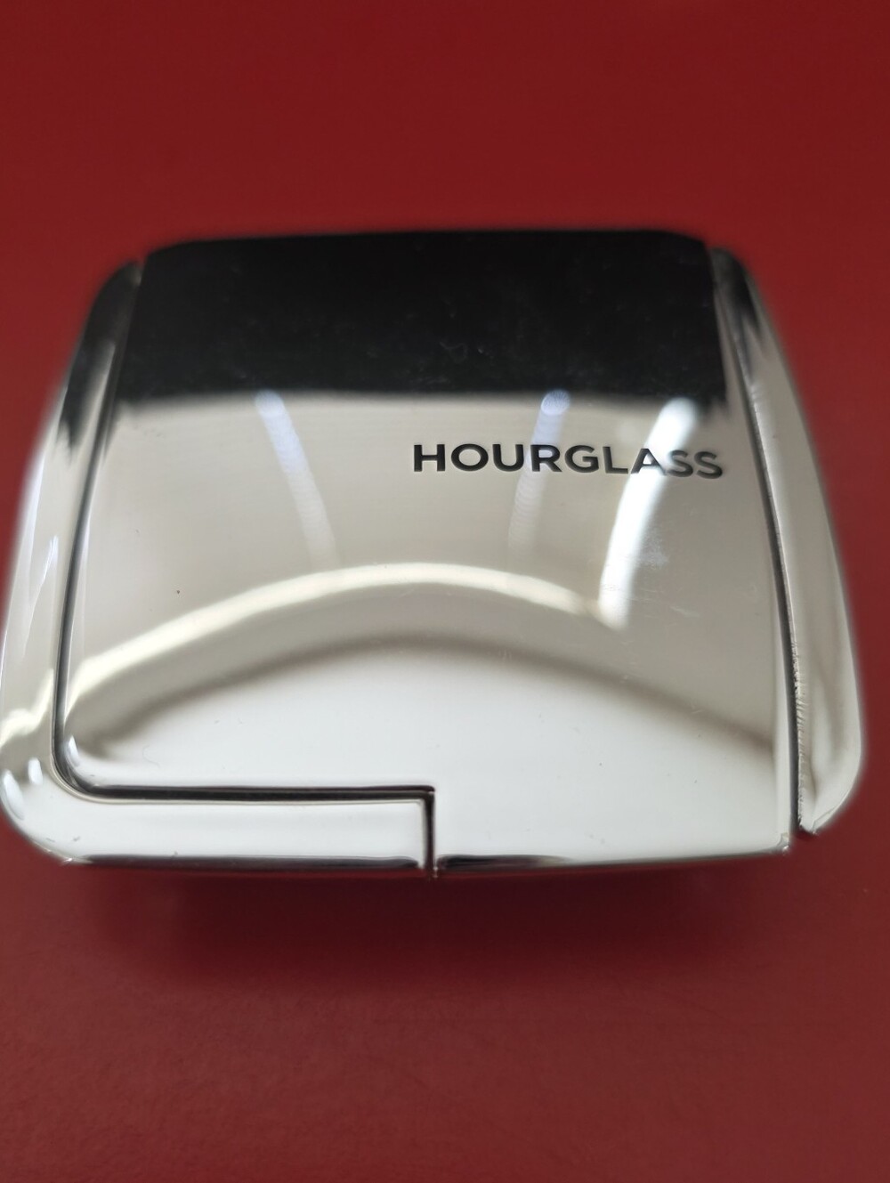 Hourglass ambient strobe lighting powder